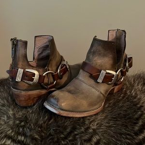 Free bird brown buckle boot
